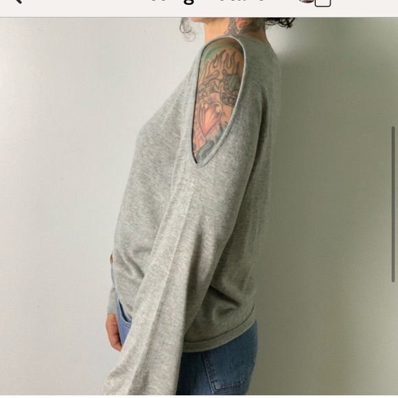 GAP Super Soft Cut Out Bell Sleeve Sweater - Picture 2 of 7